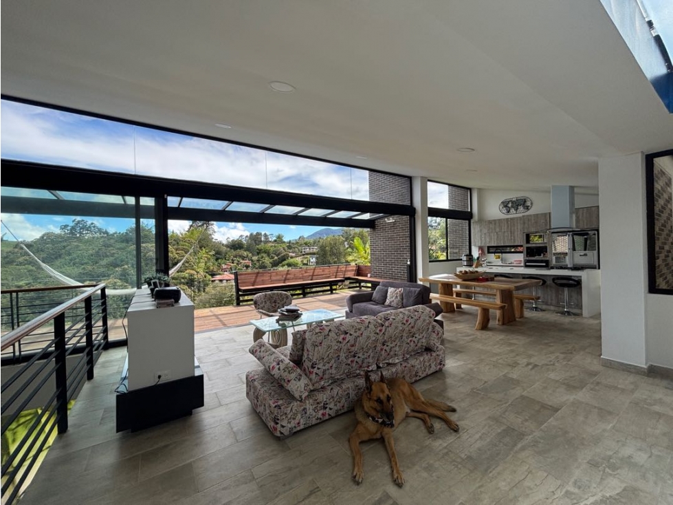 Venta casa campestre en unidad cerrada con lote amplio vista al bosque — foto 4
