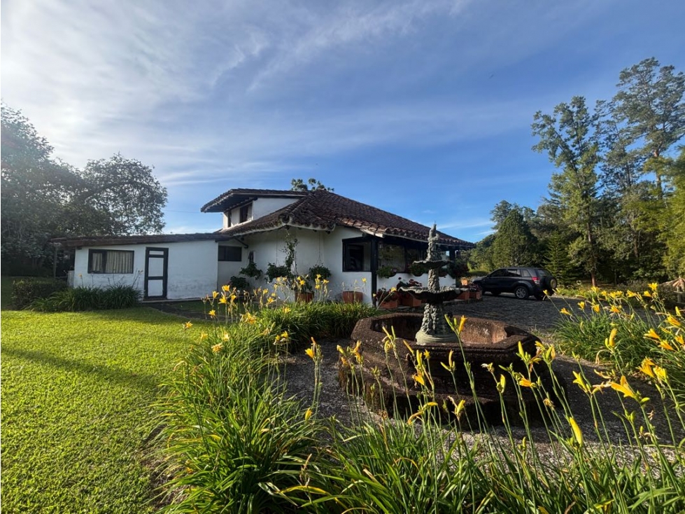 Venta casa campestre en unidad cerrada vía San Antonio La Ceja — foto 2