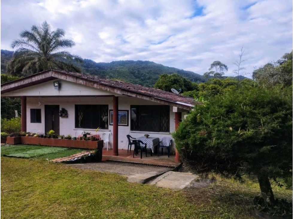 Venta Casa Campestre La Elvira (GHE) — foto 4