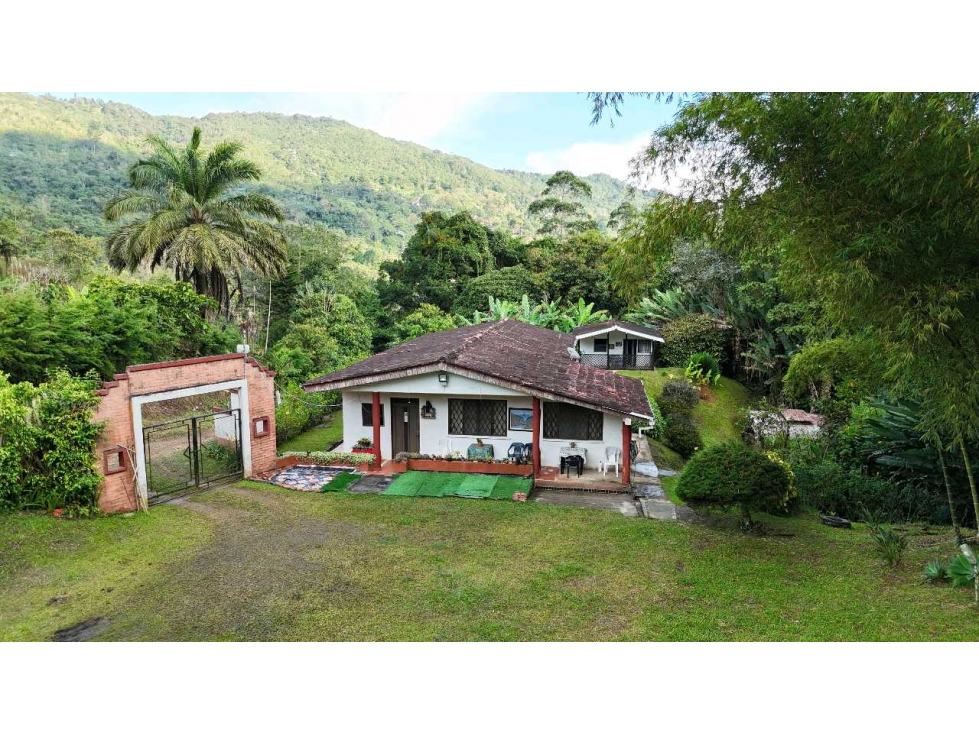 Venta Casa Campestre La Elvira (GHE) — foto 2