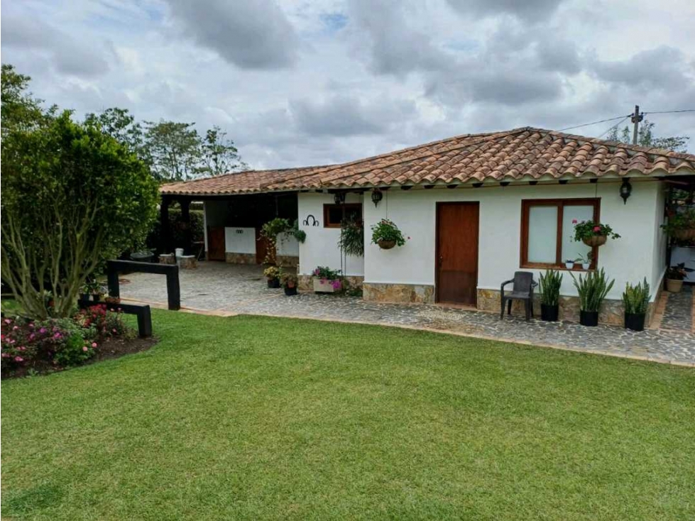 VENTA EXTRAORDINARIA FINCA DE UN SOLO NIVEL EN LLANO GRANDE — foto 4