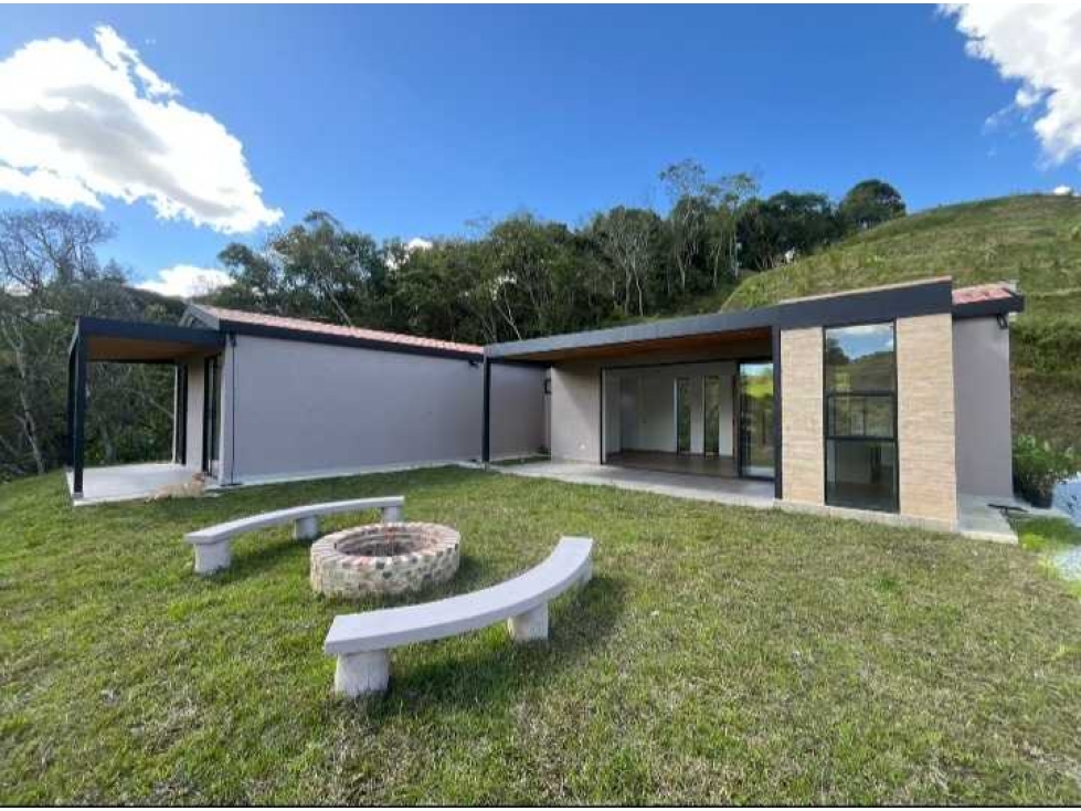 VENTA CASA CAMPESTRE MARINILLA