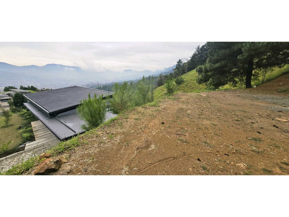 VENTA CASA CAMPESTRE NUEVA EN ENVIGADO CON VISTA A MEDELLIN — foto 4