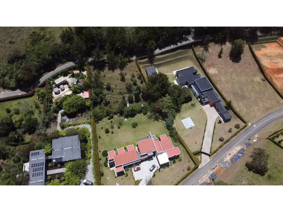 Venta casa campestre Unidad cerrada en El Carmen con 5 habitaciones — foto 2