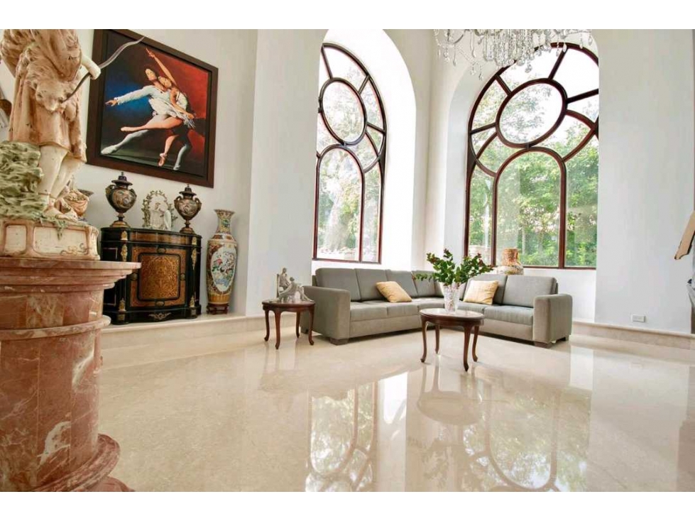 VENTA LUJOSA CASA UBICADA EN CAUJARAL