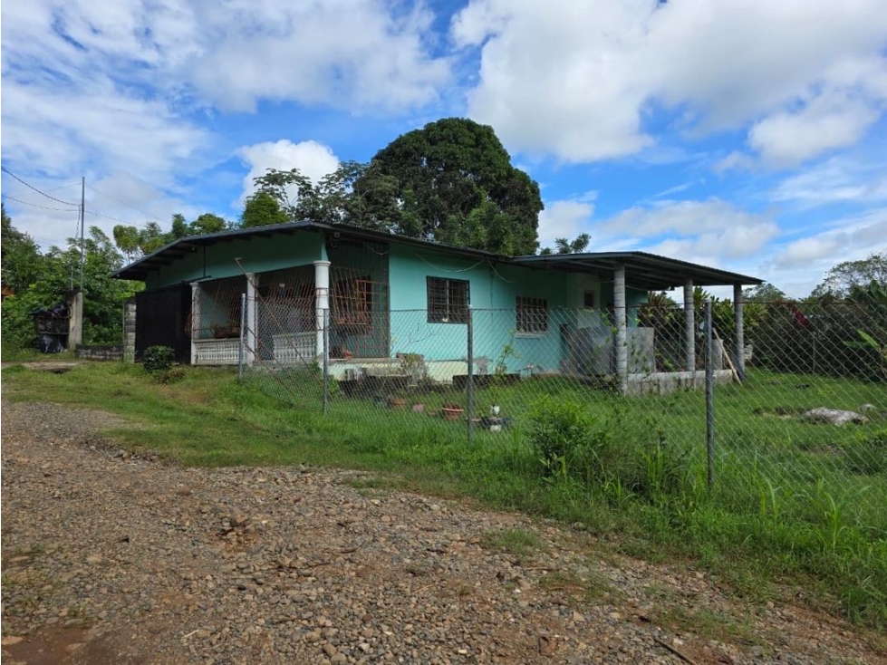 VENTA CASA CHIRIQUI CON 800M2 DE TERRENO 2 HABITACIONES CV - 2