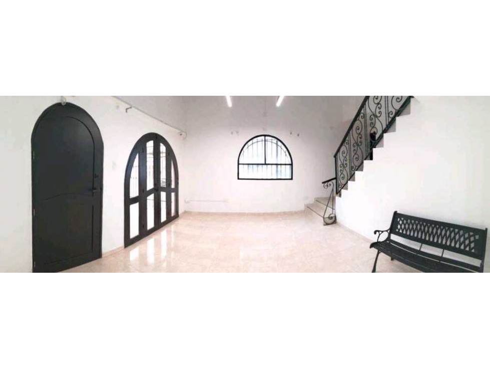 VENTA CASA DE 3 ALCOBAS Y 5 BAÑOS - EXCLUSIVO BARRIO MANGA - CARTAGENA