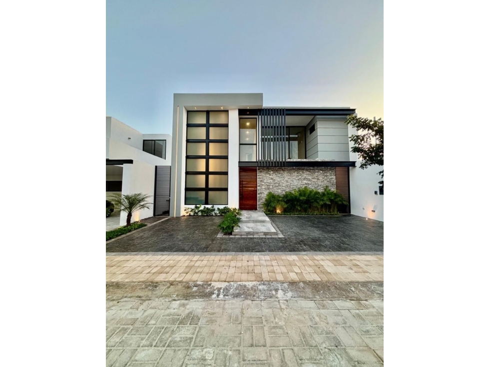 Venta casa con 4 recámaras en Soluna Temozon Mérida Yucatán. - 1