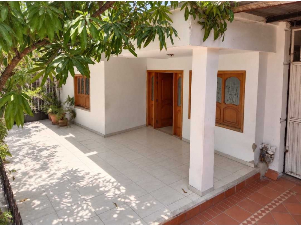 Venta Casa con apartamento y bodega cerca de la Circunvalar - 3