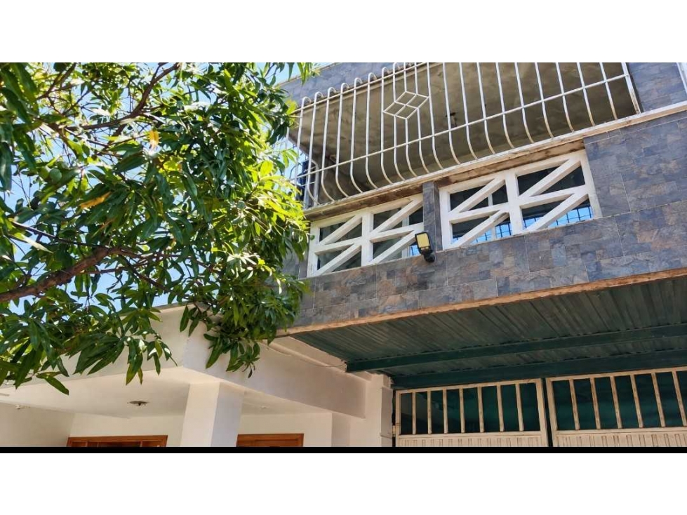 Venta Casa con apartamento y bodega cerca de la Circunvalar - 4