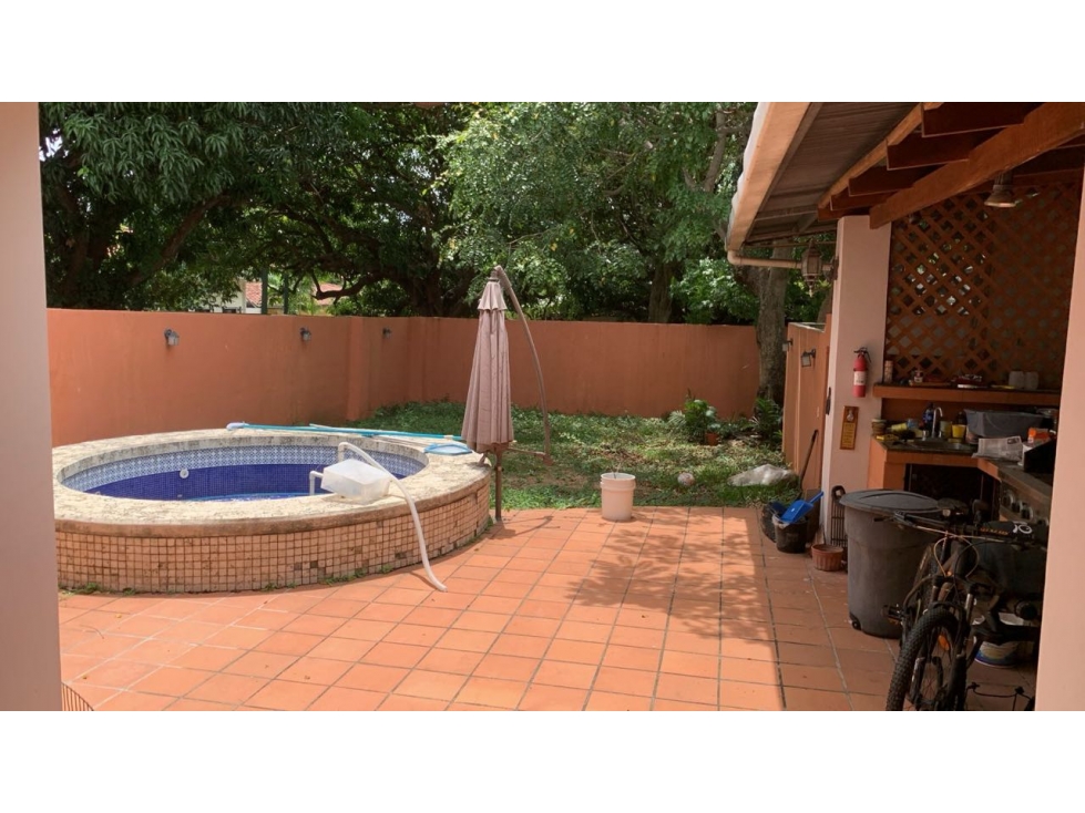VENTA CASA CON BALCÓN EN TODA LA VIA PRINCIPAL DE SAN FRANCISCO — foto 2