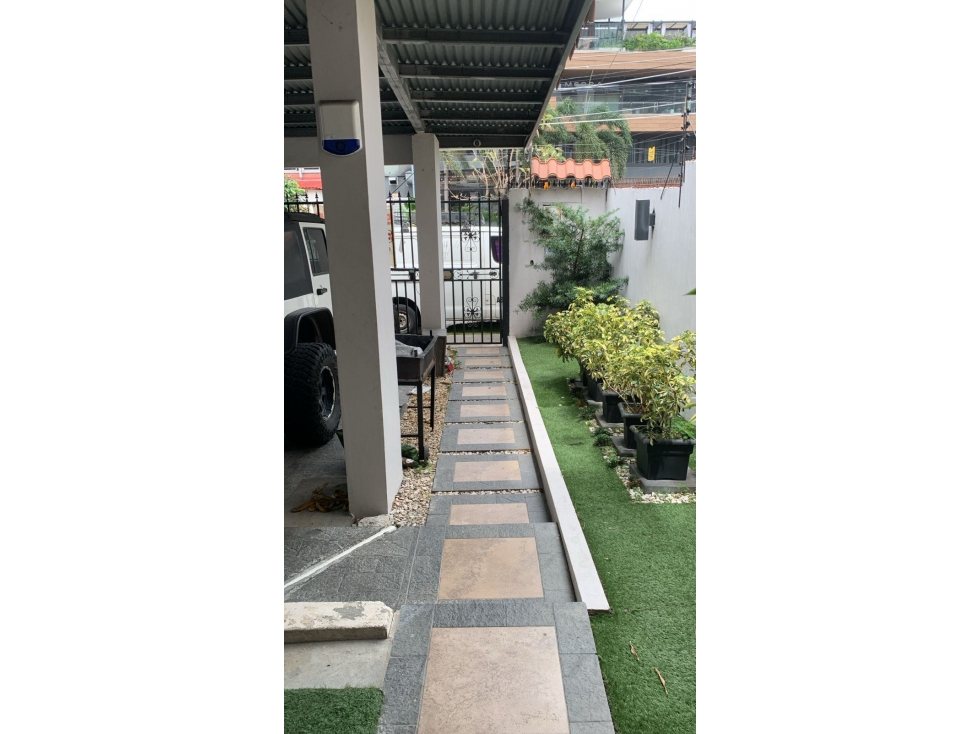 VENTA CASA CON BALCÓN EN TODA LA VIA PRINCIPAL DE SAN FRANCISCO — foto 4
