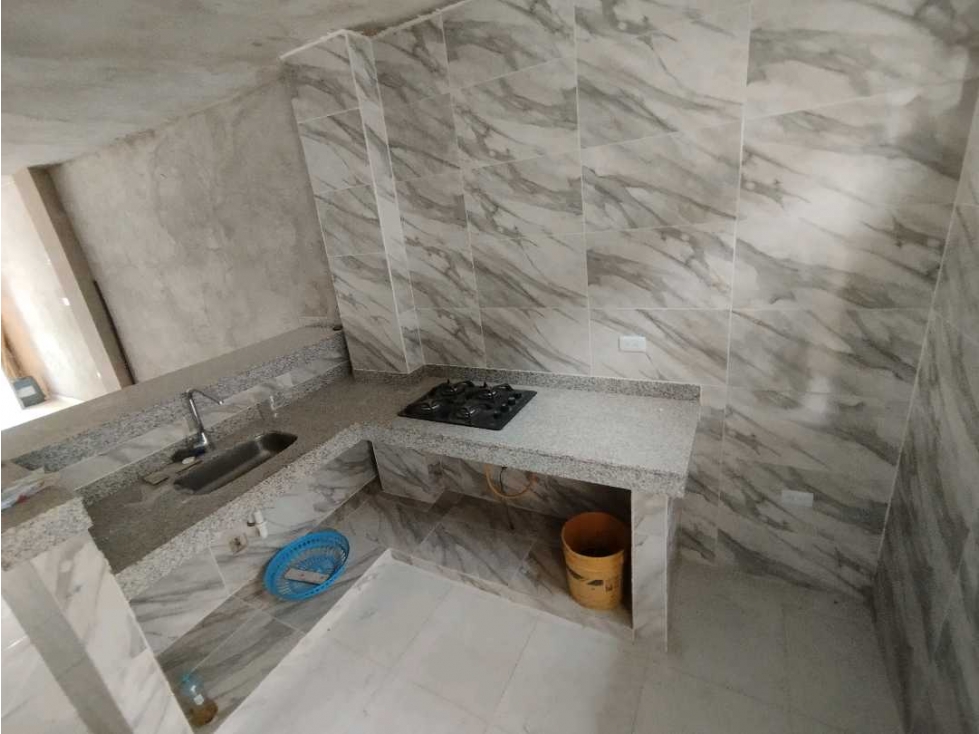 VENTA CASA CON ESTRUCTURA PARA 3 PISOS - URB. LA INDIA - CARTAGENA — foto 4