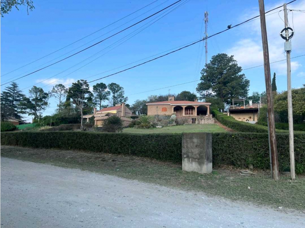 VENTA CASA con GRAN TERRENO en Icho Cruz Terreno: 2.026 m²