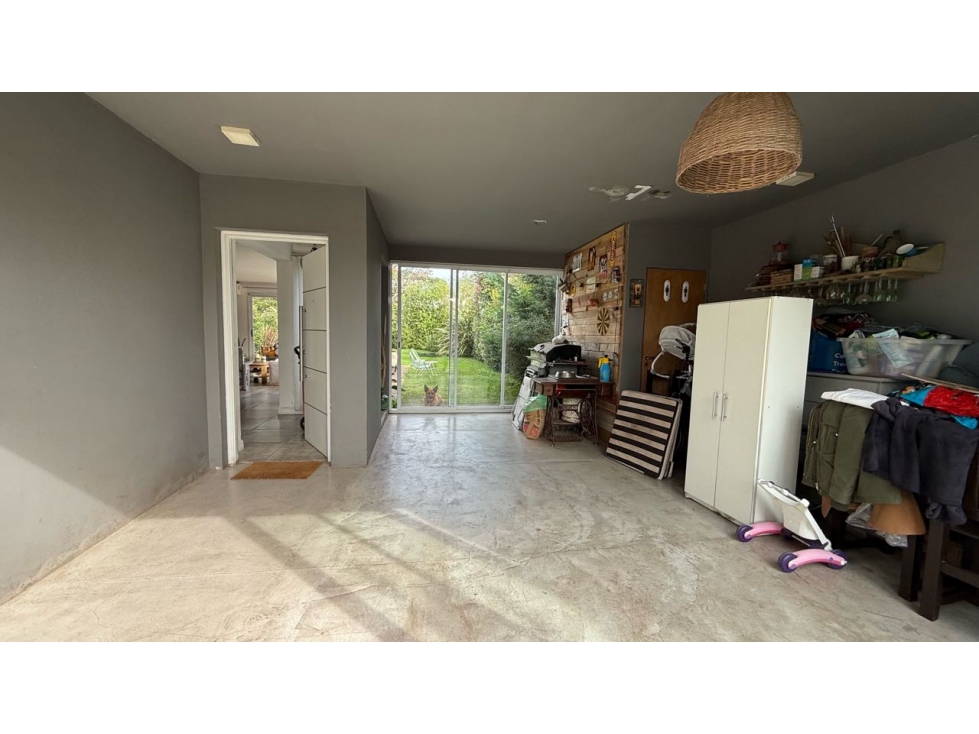 VENTA CASA CON PARQUE Y QUINCHO EN ACANTILADOS — foto 5