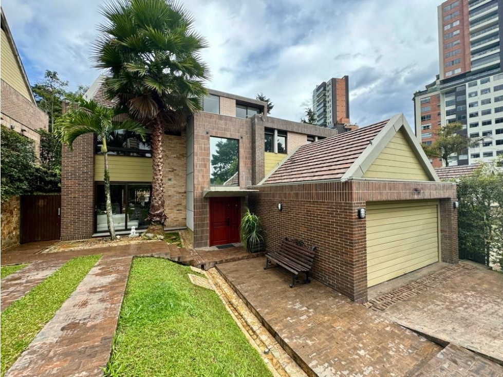 VENTA CASA CON PISCINA EL TESORO