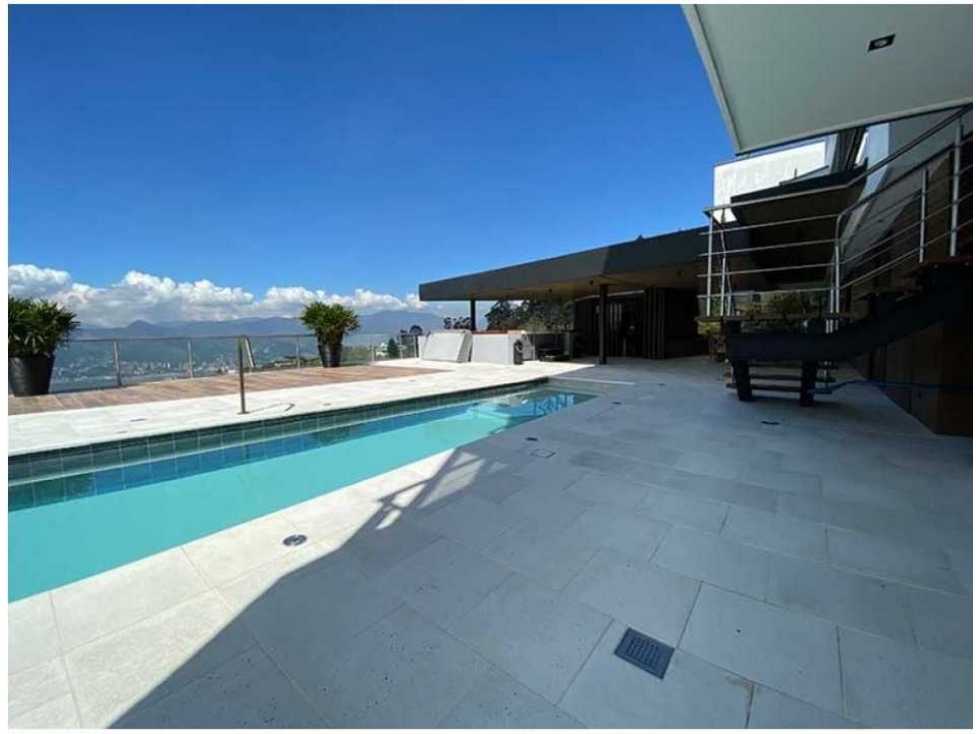VENTA casa con PISCINA en Las Palmas con hermosa vista a la ciudad. — foto 3