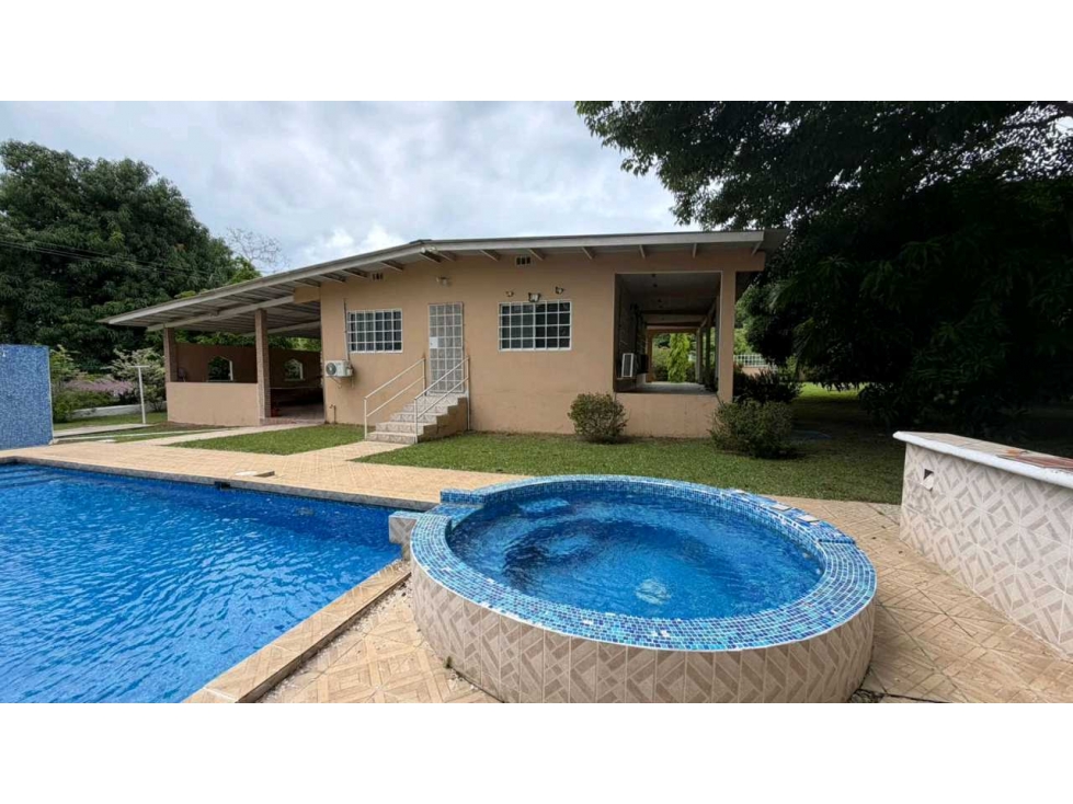 VENTA CASA CON PISCINA SAN CARLOS 1722M2 DE TERRENO PLANO 3RECAMARAS