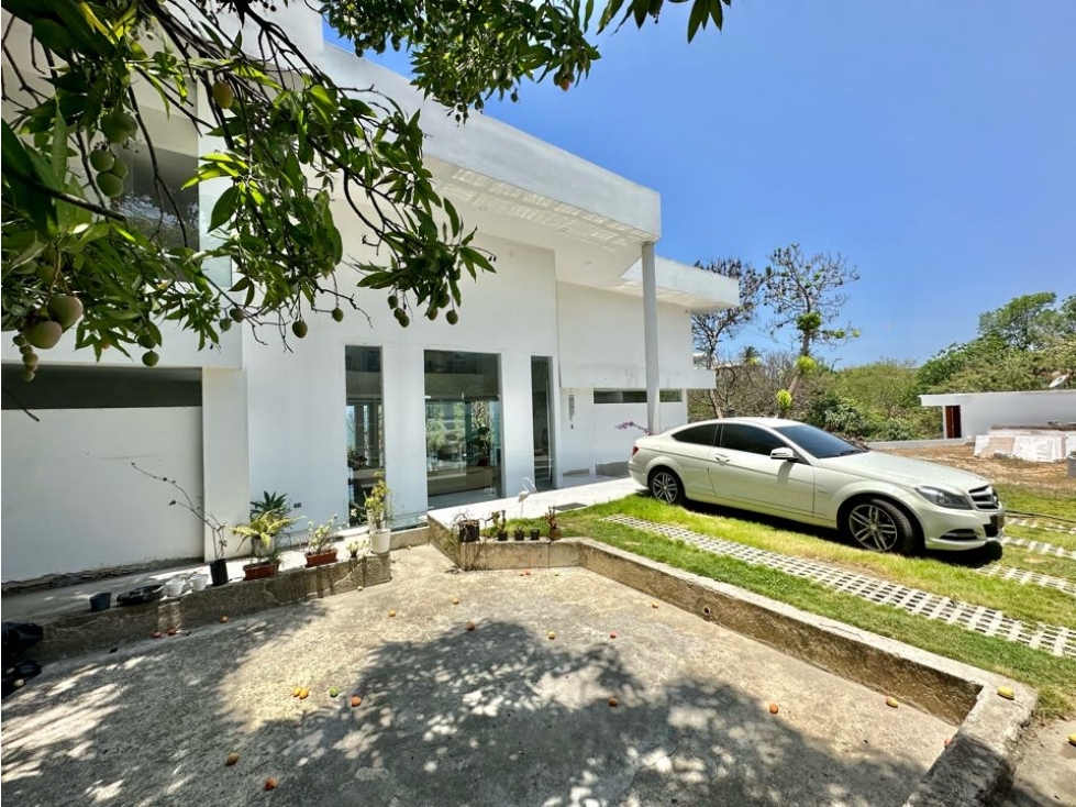 VENTA CASA CON PLAYA SEMI-PRIVADA & VISTA AL MAR EN PRIMERA LINEA — foto 4