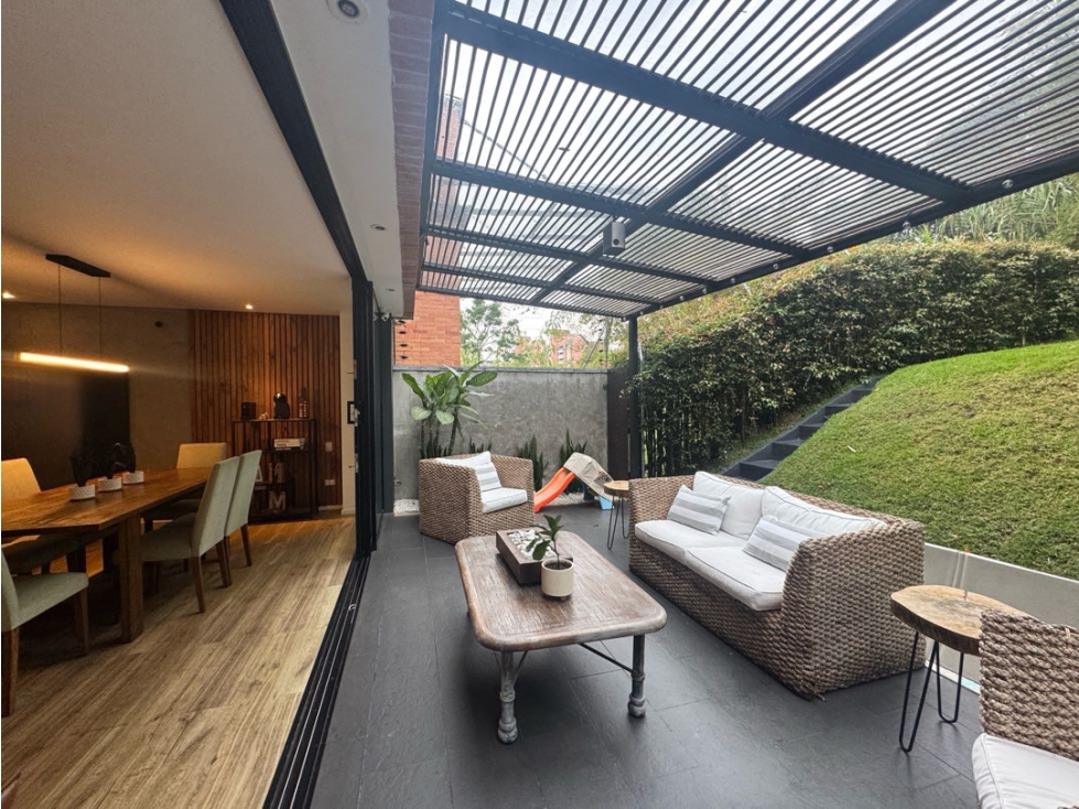 Venta casa con zona verde y jacuzzi. Envigado, Montessori. U. Completa — foto 4
