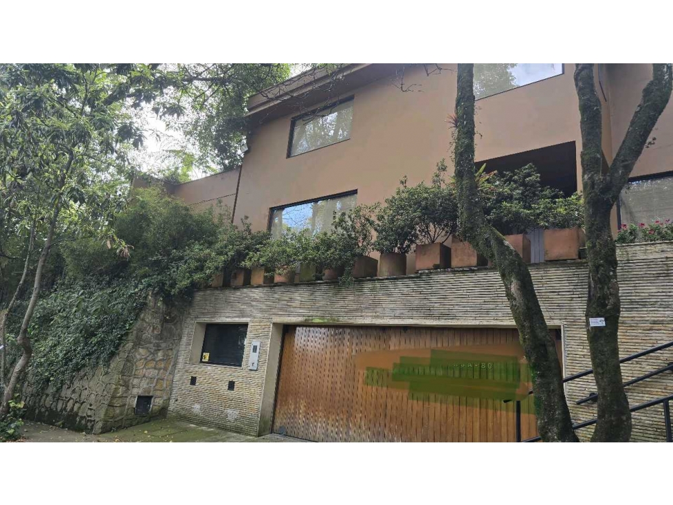 VENTA CASA 412m2 RESIDENCIAL - COMERCIAL BARRIO BOSQUE IZQUIERDO