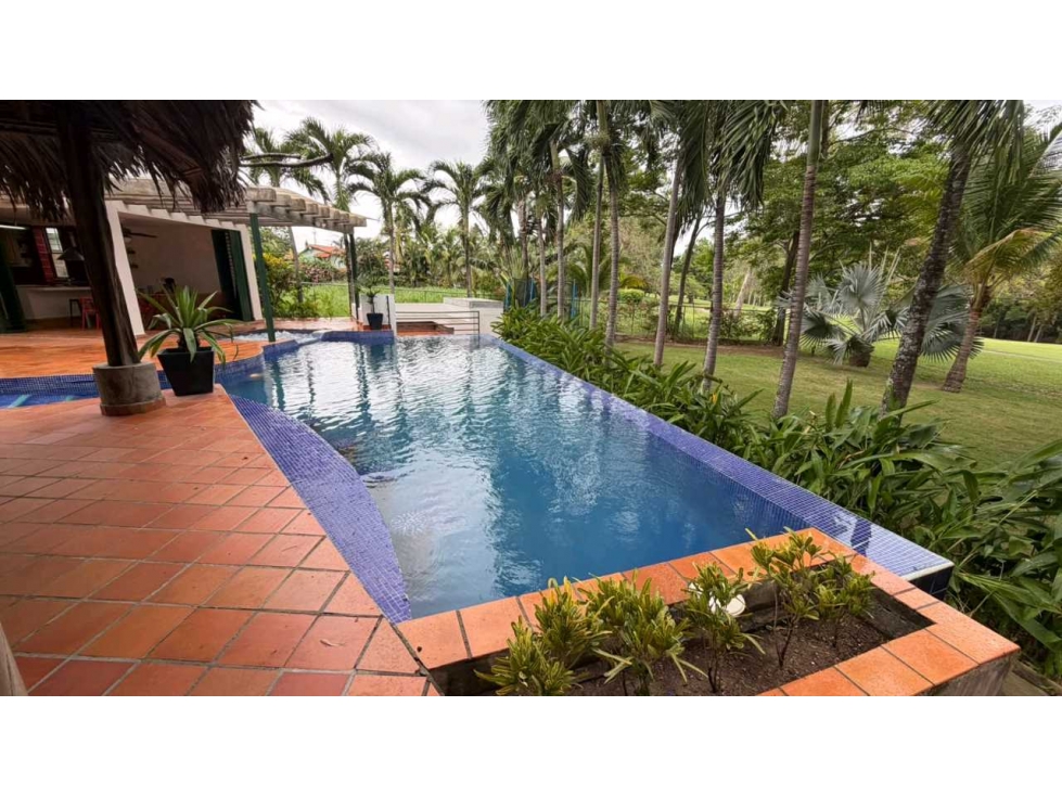 VENTA CASA CORONADO EN EL CLUB DE GOLF 1255.15M2 CON PISCINA 4R