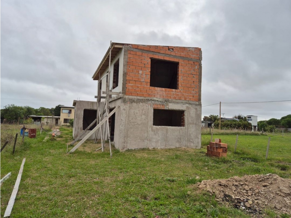 VENTA CASA DE 100 MTS A TERMINAR SOBRE LOTE DE 300 MTS EN CHAPADMALAL — foto 4