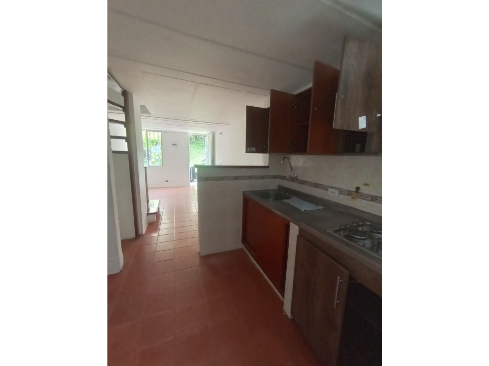 Venta CASA de 2 NIVELES en ROBLEDO TULIPANES con terraza — foto 5