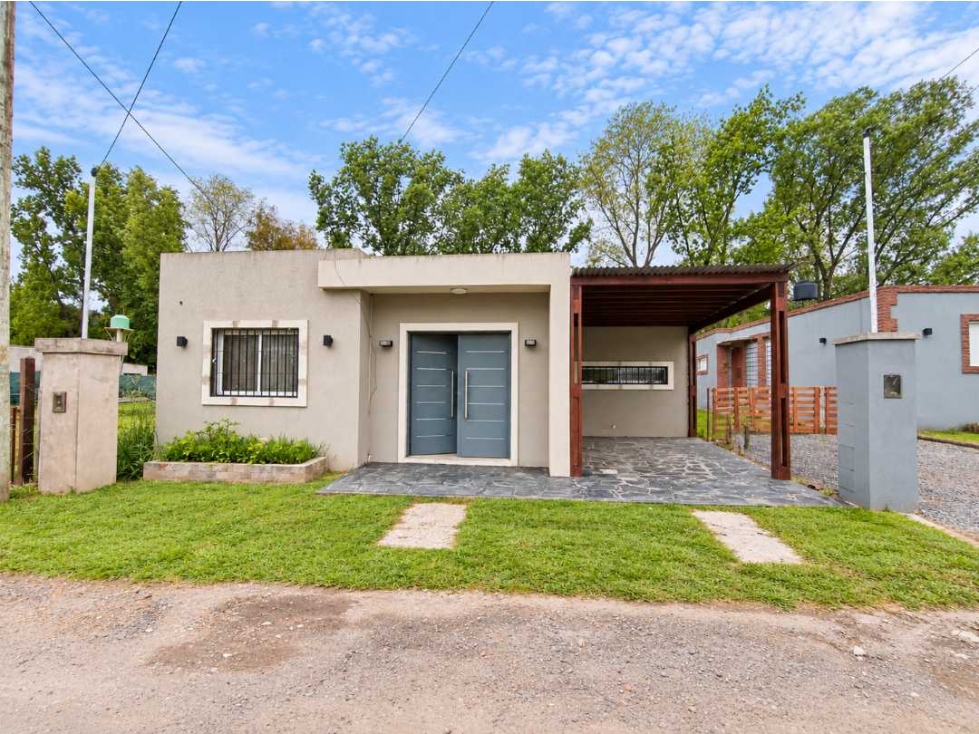 Venta casa de 3 amb en barrio cerrado Lihue - Francisco alvarez