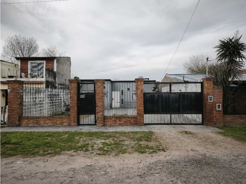 Venta casa de 4 amb - La reja - 1