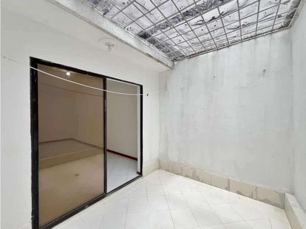 Venta Casa de Dos Niveles y amplios espacios en Villas de la Victoria — foto 6