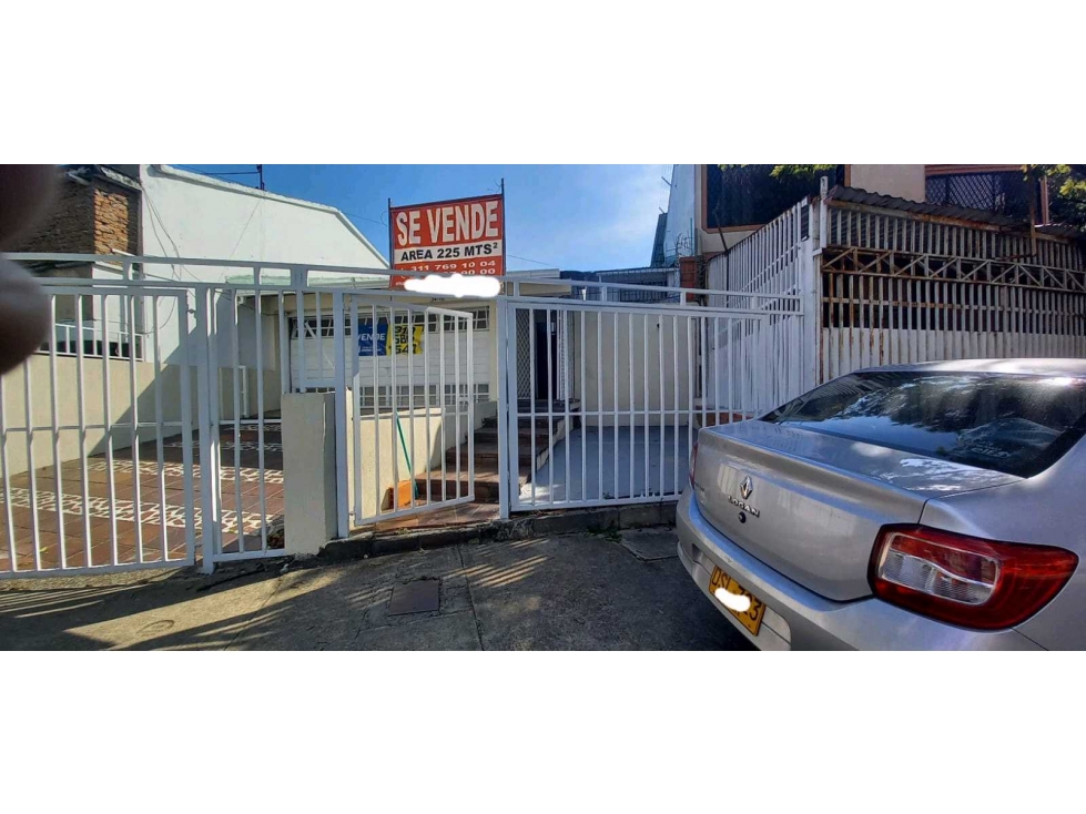 VENTA CASA DE DOS PISOS EN BARRIO SAN VICENTE