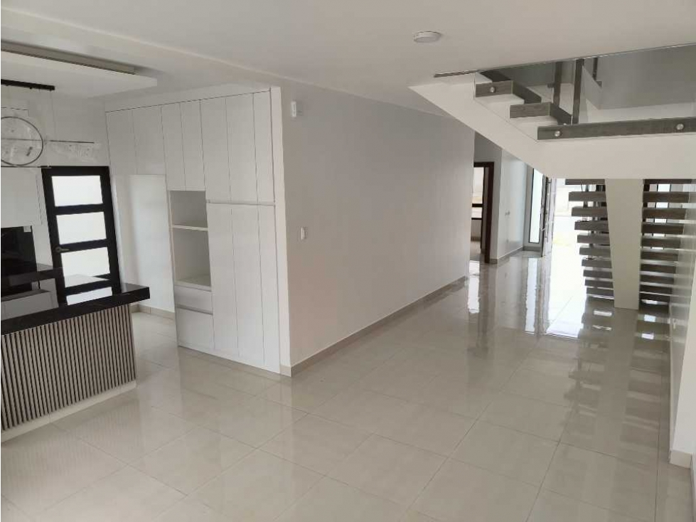 VENTA, CASA DE ESTRENO. URB ISLA CELESTE ,ETAPA ESTRIBOR. SAMBORONDÓN - 5