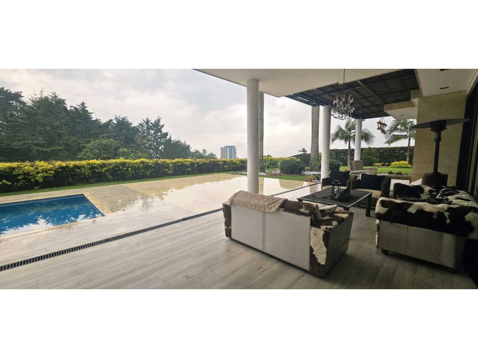 VENTA CASA DE LUJO AV PALMAS PISCINA CANCHA VISTA A MEDELLIN $11MM — foto 6