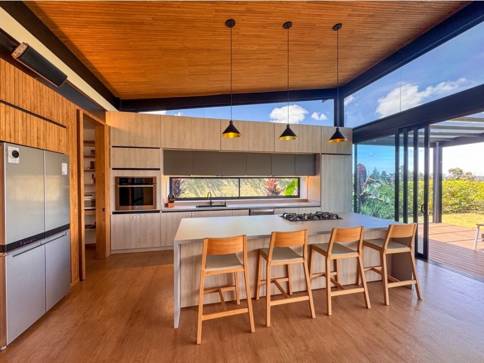 VENTA CASA DE LUJO EN EL RETIRO, ANTIOQUIA. PRECIO DE OPORTUNIDAD