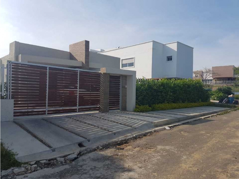 VENTA CASA DE LUJO LAGO CAUJARAL - 4