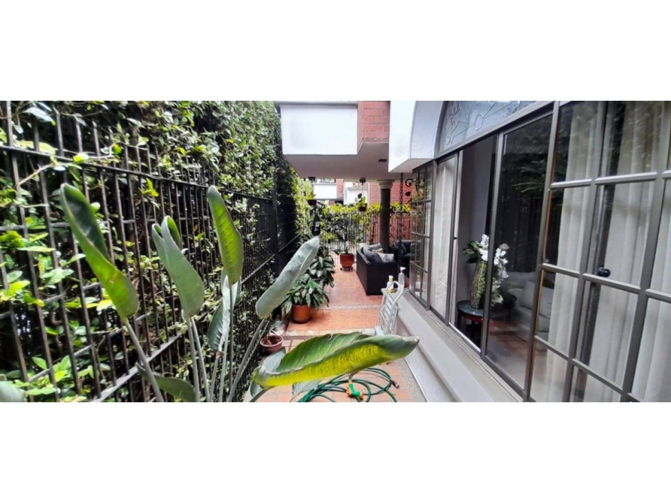 VENTA CASA DE LUJO 285mts2 PINARES PEREIRA