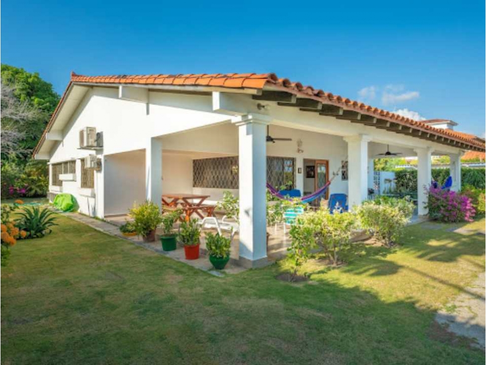 VENTA CASA DE PLAYA FRENTE AL MAR - PLAYA BLANCA FARALLON 1091m2 JP