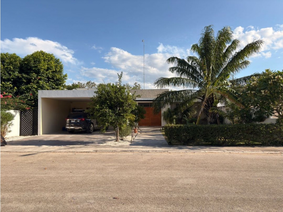 Venta Casa de Un Piso Rejoyada Mérida Yucatán con paneles solares