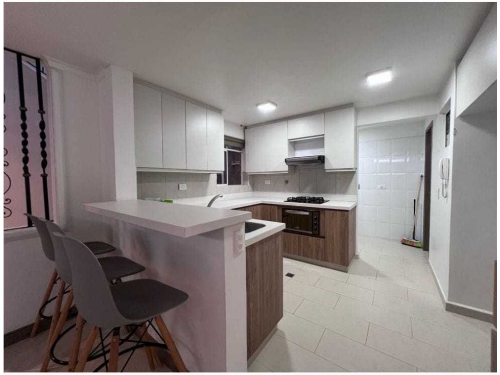 Venta Casa DESOCUPADA El Poblado Castropol UNIDAD CERRADA. 2 Niveles — foto 4