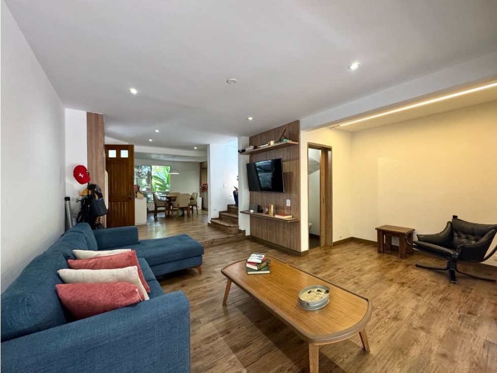 Venta casa dos niveles. El Poblado, Vizcaya. Unidad con piscina. — foto 4