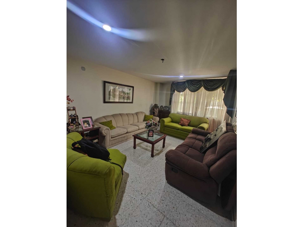 VENTA CASA DOS PISOS BARRIO LA CASTELLANA — foto 4