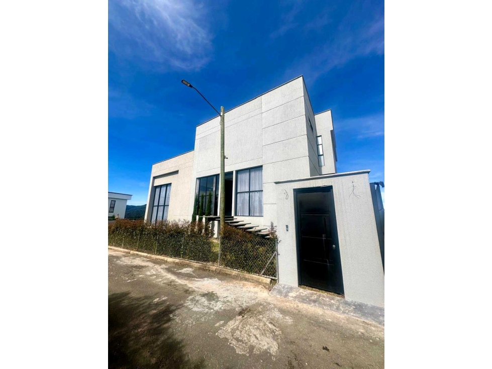 Venta casa El Escobero parcelación