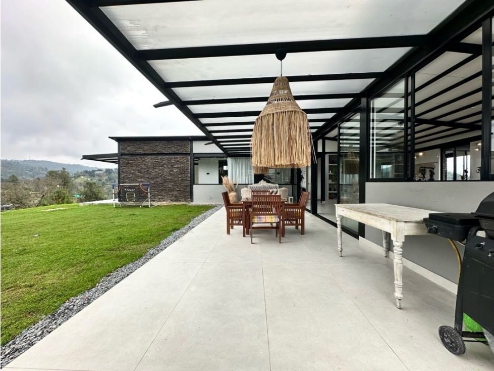 Venta casa campestre. El Escobero, parte alta. Unidad Completa. — foto 2