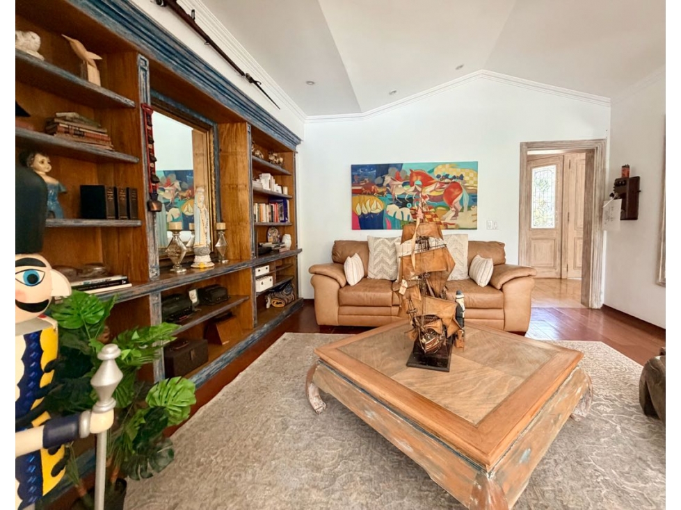 Venta casa El Poblado Cerca al Marymount excelente unidad — foto 4