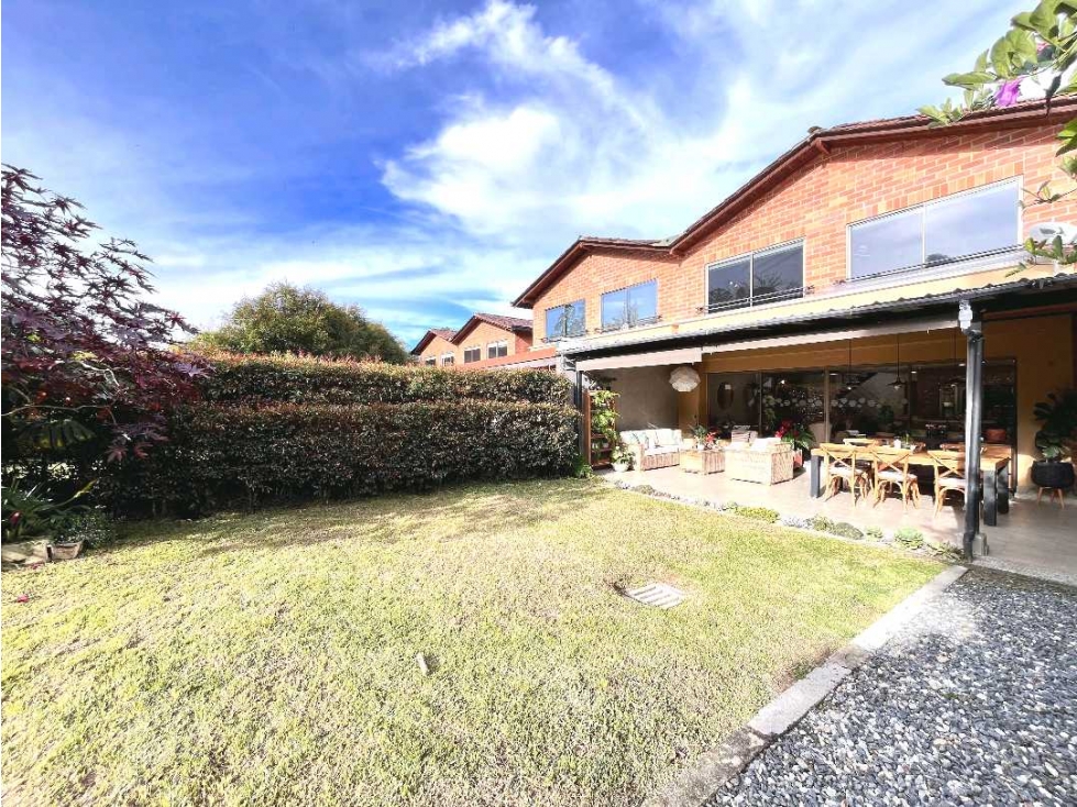 Venta Casa El Retiro Antioquia,unidad cerrada,249 mt2 en 2 niveles! — foto 2