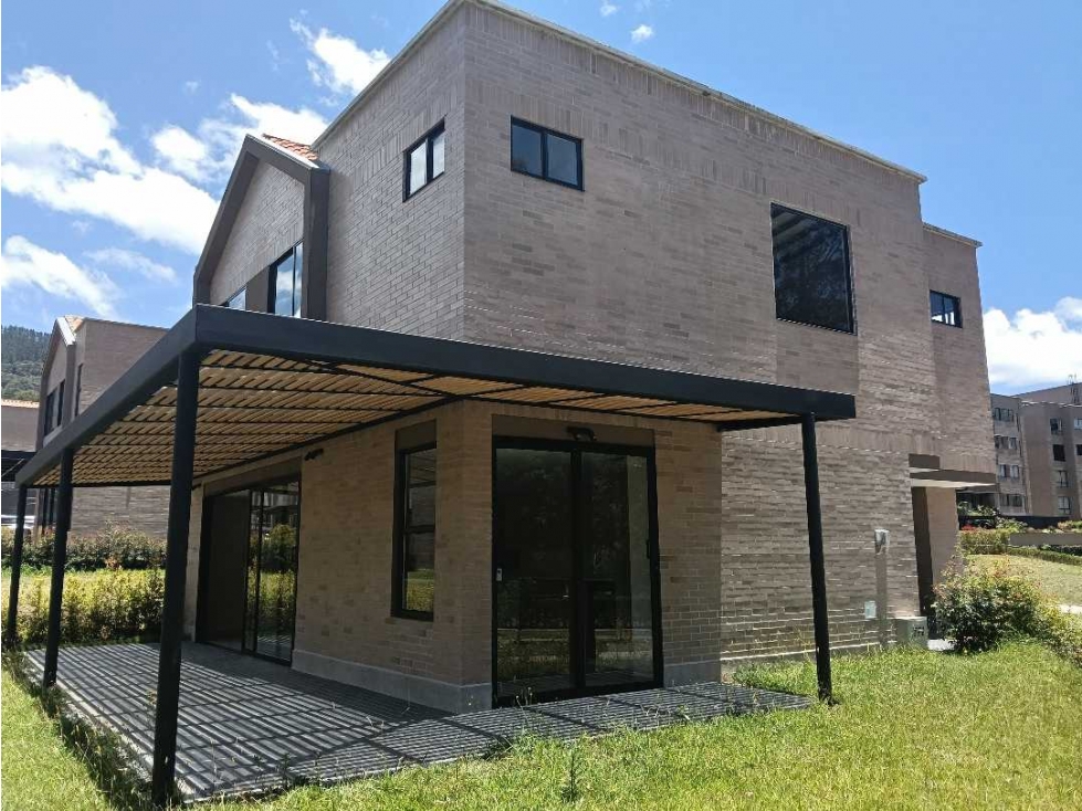 Venta casa El Retiro muy amplia