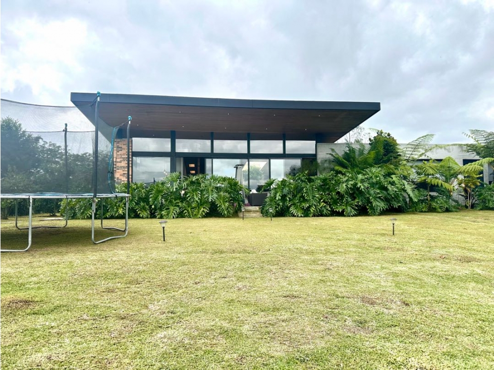VENTA CASA DE UN SOLO NIVEL EN EL RETIRO UNIDAD CERRADA