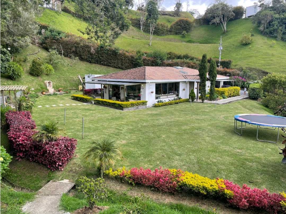 Venta y Renta casa El Escobero parcelación