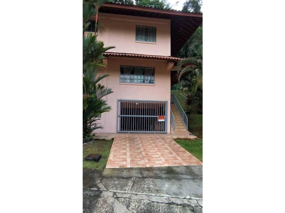 VENTA CASA EN ALBROOK EN PASEO DE LA IGUANA